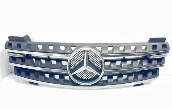 Mercedes-Benz ML W164 Front bumper upper radiator grill A1648880123 A1648800685