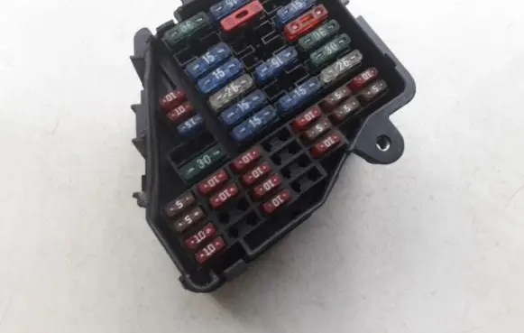 Volkswagen PASSAT B5 Fuse box set