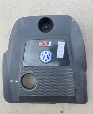 Volkswagen Golf IV Engine cover (trim)