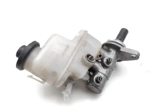 Master brake cylinder