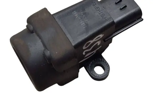 Jaguar XK8 - XKR Fuel cut-off switch LNA6520BA