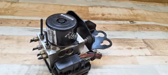 Chrysler Sebring (JS) ABS Pump P05085335AF