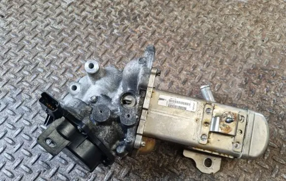 Ford Mondeo MK IV EGR valve 30725855 MM111BL V29012928AV0L