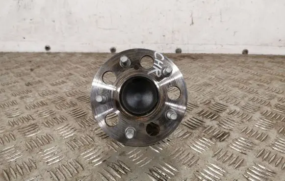 Toyota C-HR I Rear wheel hub 89544F4010