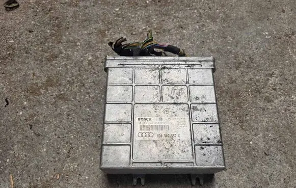 Audi A4 S4 B5 8D Engine control unit/module 8D0907557C