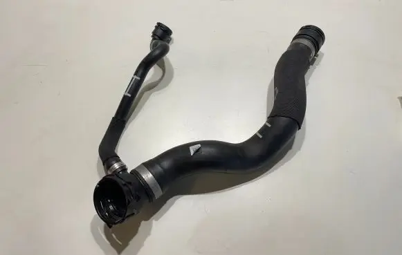 BMW X4 G02 Engine coolant pipe/hose 8670667