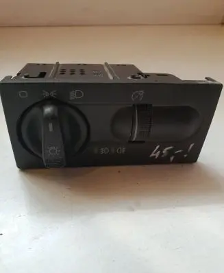 Volkswagen Golf III Light switch 1H6941531B