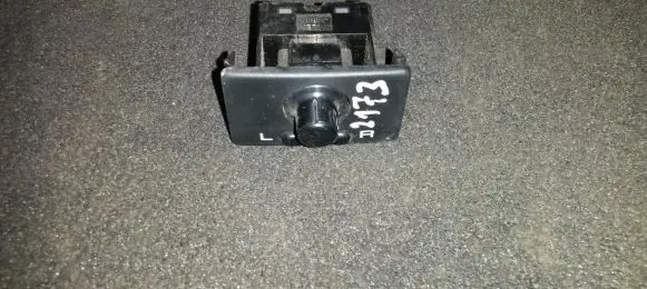 Nissan Almera Wing mirror switch Nenustatyta
