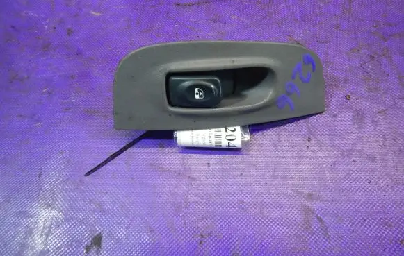 Renault Megane I Quarter vent window switch