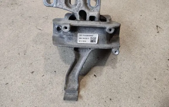 Seat Leon (5F) Engine mount bracket 5WA199262D