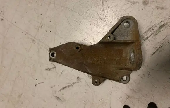 Audi A6 S6 C5 4B Gearbox mounting bracket 8D0399113AC