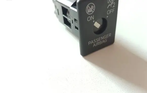 Mazda CX-5 Passenger airbag on/off switch 4F16