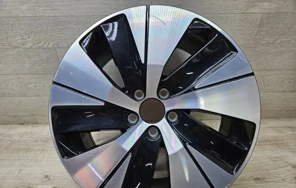 Volvo XC40 R18 alloy rim 31680403
