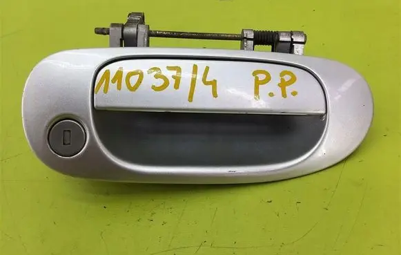 Mitsubishi Carisma Front door interior handle