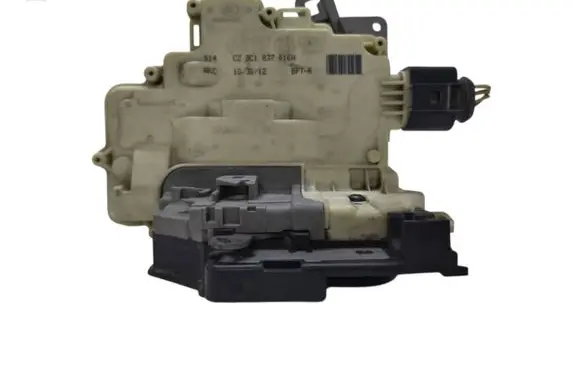 Volkswagen PASSAT B7 Front door lock 3C1837016A