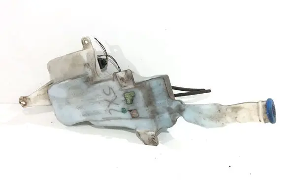 Windshield washer fluid reservoir/tank