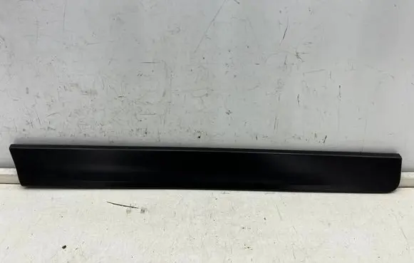 Nissan Rogue Rear door trim (molding) 828774ce0a