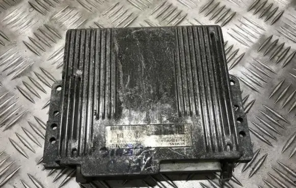 Renault Scenic I Engine control unit/module hom7700874131 7700103979b