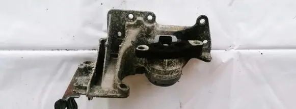 Nissan X-Trail T31 Engine mount bracket