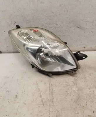 Toyota Yaris Headlight/headlamp