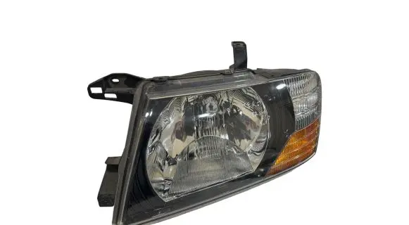 Mitsubishi Pajero Headlight/headlamp 10087420 A045053 E139652
