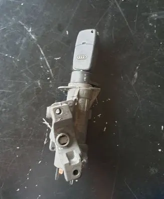 Audi A6 S6 C5 4B Ignition lock 4B0905851B