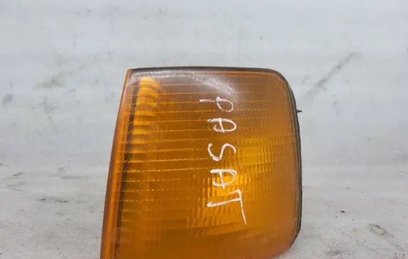 Volkswagen PASSAT B5 Front indicator light 357953049