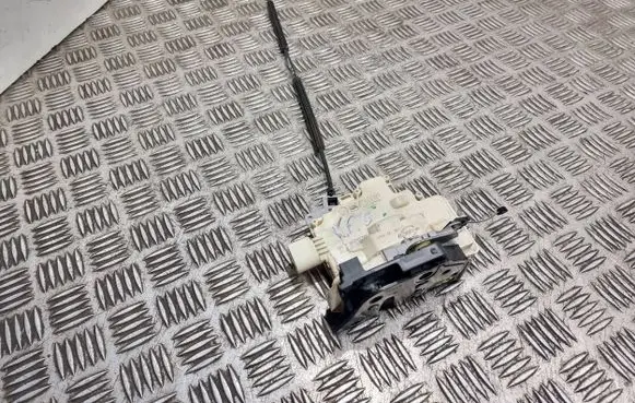 Seat Altea Rear door lock 5P0839011