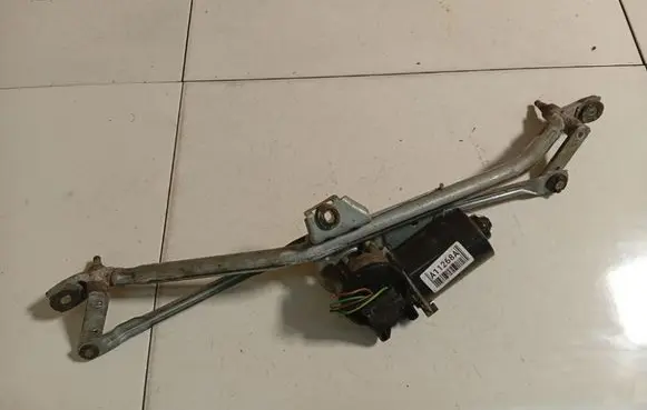 Audi A6 S6 C5 4B Front wiper linkage and motor 4B1955325