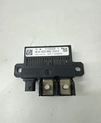 Mercedes-Benz E W212 Charging relay A0009822023 1110029
