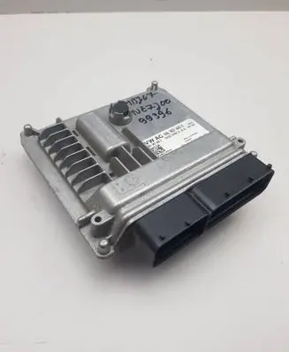 Volkswagen Golf VII Engine control unit/module 04L907445E 28499989
