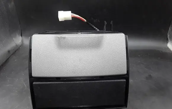 Cup holder front