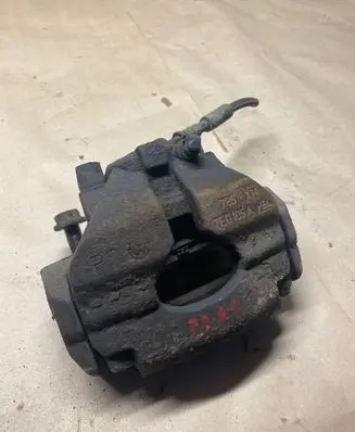 Volkswagen Transporter - Caravelle T5 Front brake caliper 7E0105A