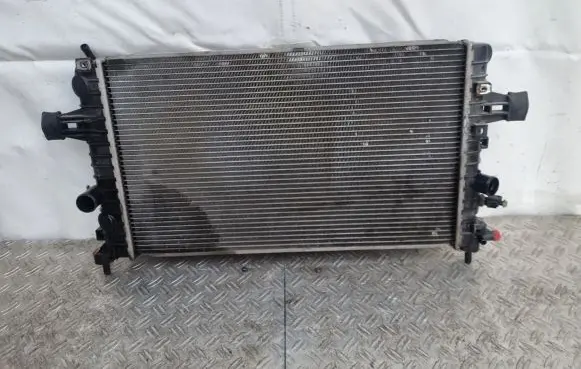 Opel Astra H Coolant radiator