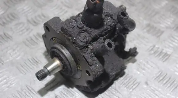 Renault Megane II Fuel injection high pressure pump 0445010021