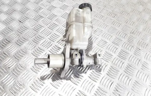 Master brake cylinder