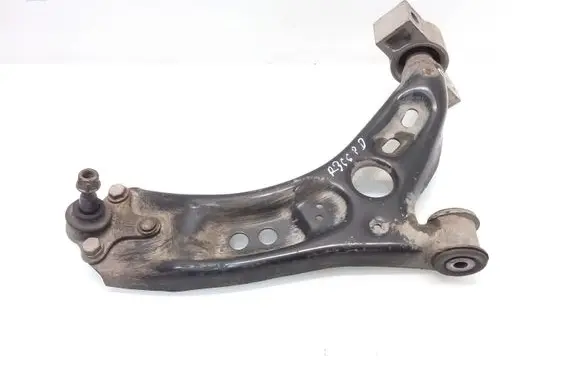Skoda Octavia Mk2 (1Z) Front lower control arm/wishbone