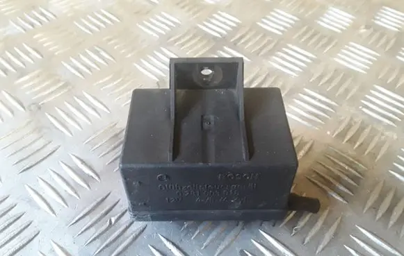 Jaguar S-Type Glow plug pre-heat relay 0281003018