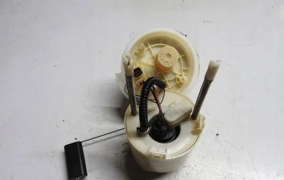 Nissan Note (E12) Fuel injection high pressure pump 3VA1B