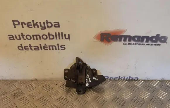 Mitsubishi Pajero Engine bonnet/hood lock/catch