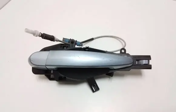 BMW 3 E90 E91 Front door exterior handle/bracket 7059971