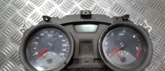 Renault Megane II Speedometer (instrument cluster) 8200399693 8200399693a