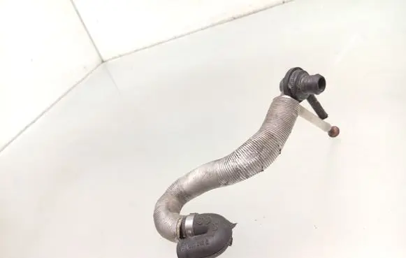 Audi A4 S4 B7 8E 8H Vacuum line/pipe/hose 8E0611813Q