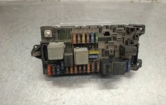 Mercedes-Benz C W203 SAM control unit 2115453901