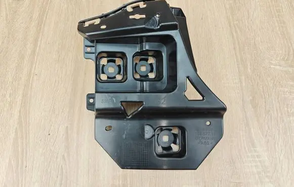 BMW 4 G22 G23 G24 G26 Rear bumper mounting bracket 8737093