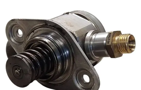 Audi A4 S4 B8 8K Fuel injection high pressure pump 0261520472