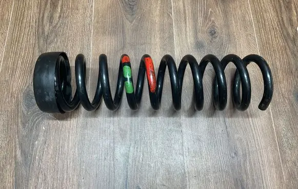 Mercedes-Benz SL R129 Front coil spring 1293211704 1293211304 A1293211304