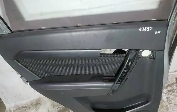 Chevrolet Captiva Rear door card panel trim