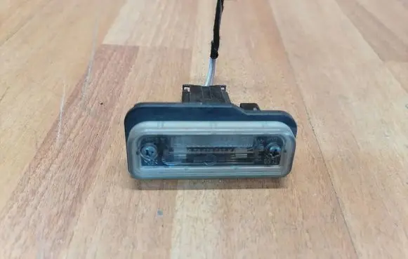 Mercedes-Benz CLS C219 Number plate light A2038200256 A046341