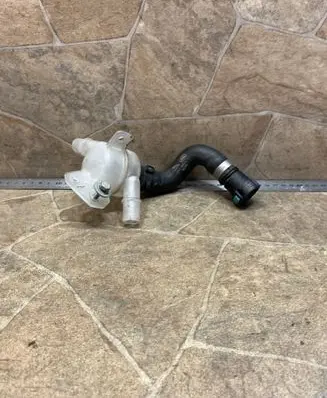 Jaguar I-Pace Engine coolant pipe/hose J9D38D202AB
